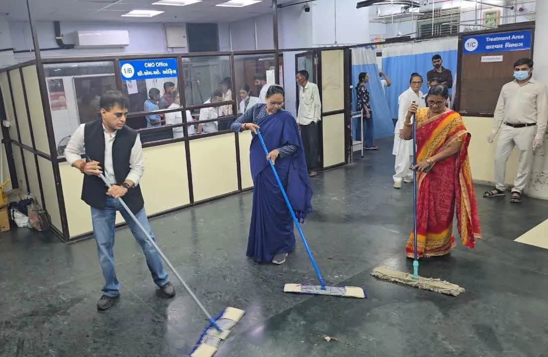 सूरत के स्मीमेर अस्पताल में मेगा स्वच्छता अभियान, स्वास्थ्य मंत्री ने किया निरीक्षण
