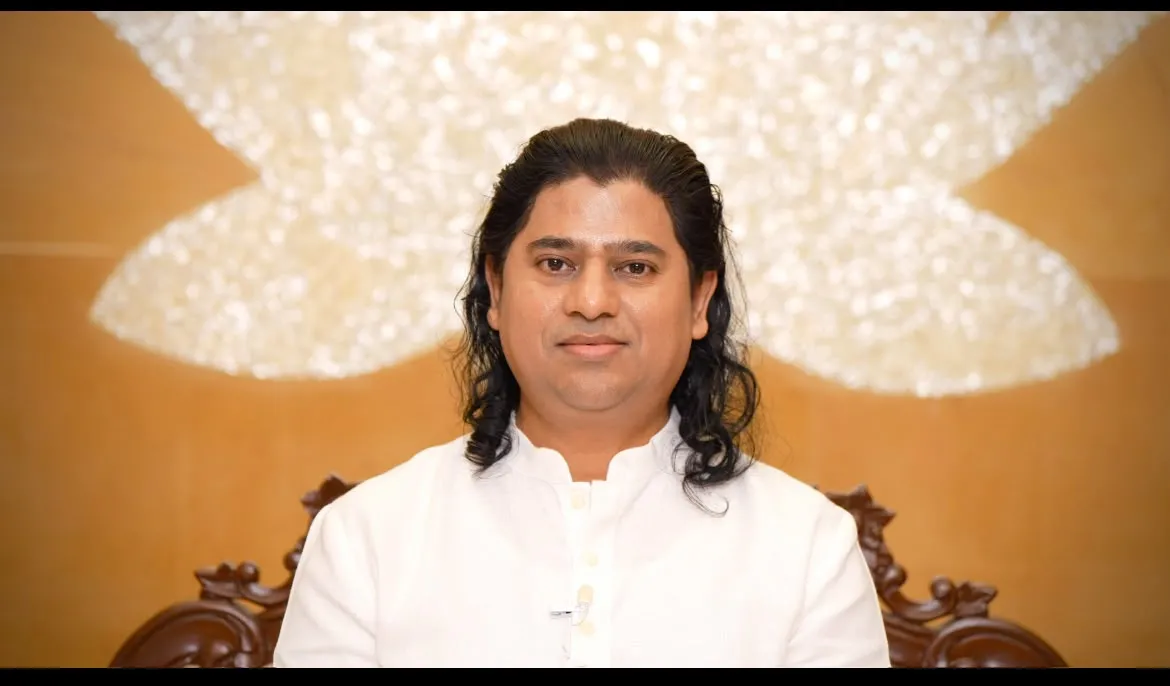 देशभर में जारी विरोध प्रदर्शनों के बीच फिल्म जगत, इन्फ्लुएंसर्स और मीडिया पत्रकार शांति के संदेश हेतु मैत्रेय दादाश्रीजी की ओर अग्रसर